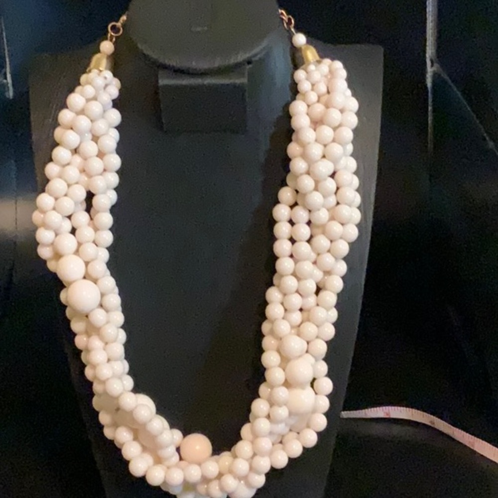 Fashion necklace vanilla twisted beads.